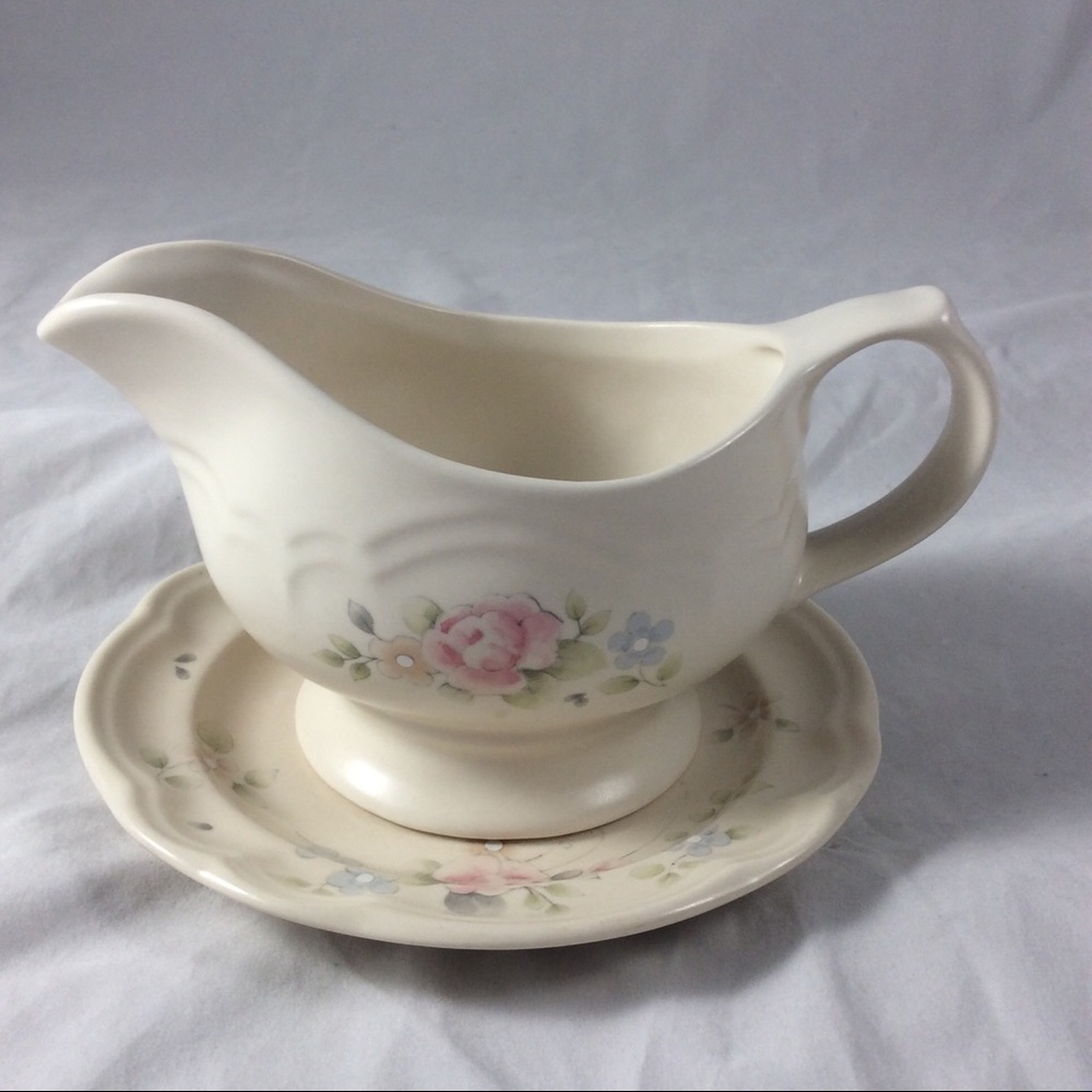 Pfaltzgraff Tea Rose Vintage Gravy/Sauce Boat